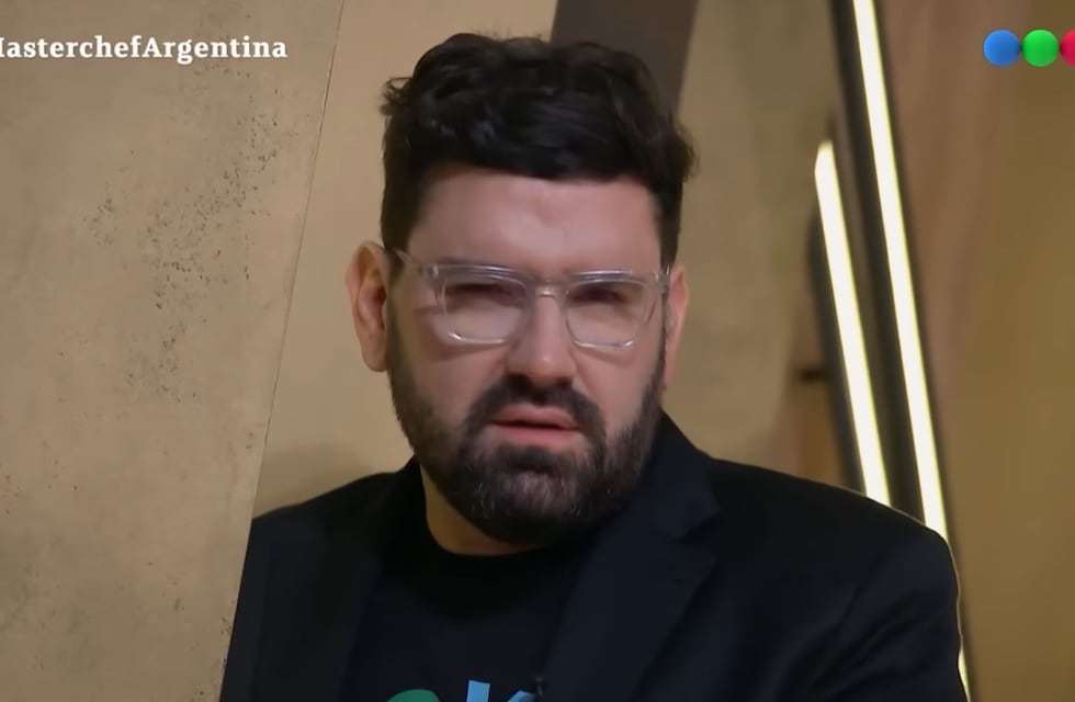 Masterchef: mandaron al frente a Betular por una marca en el cuello y terminó rojo de vergüenza