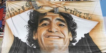 Todos los homenajes, un homenaje. Seis meses sin Diego (La Voz).