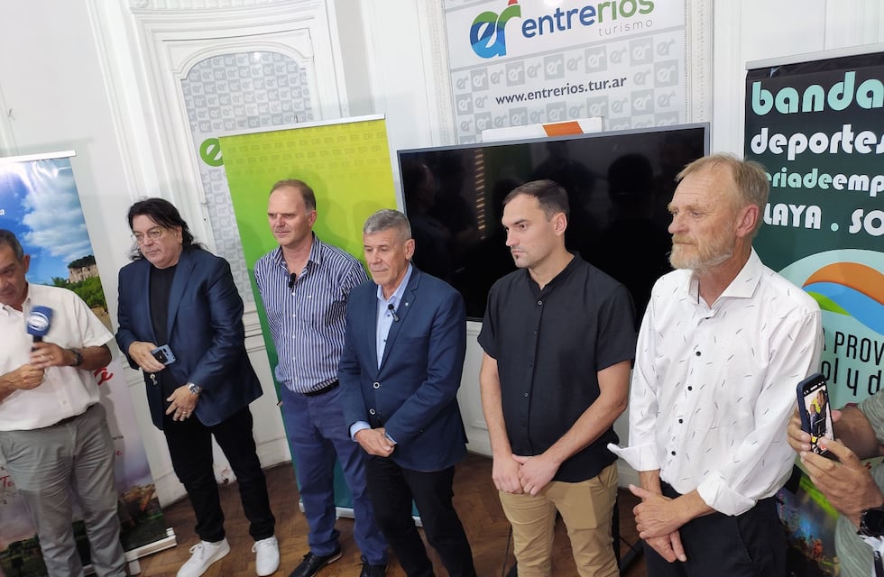 Presentación de la Fiesta del Sol y del Río de Valle María en Paraná