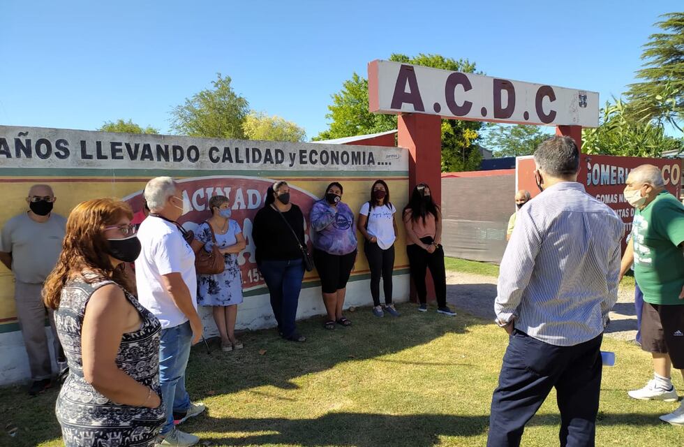 Reclamo de vecinos del Barrio Obrero por continuos accidentes de transito