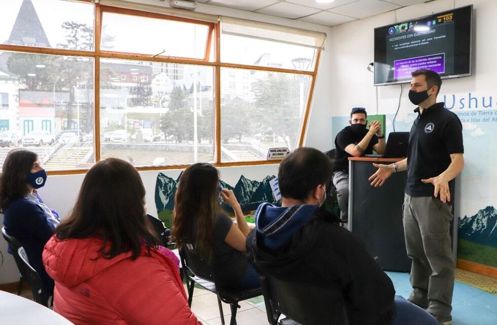 Ushuaia: Defensa Civil brindó capacitación al personal de Turismo Municipal