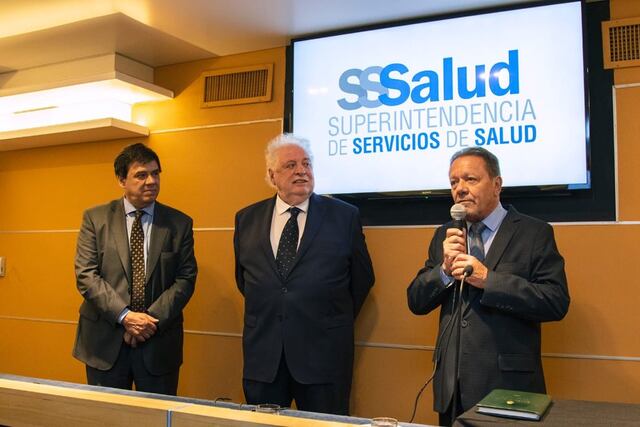 Eugenio Zanarini (d), superintendente de Servicios de Salud, fue hallado muerto en su casa este martes 4 de mayo de 2021.