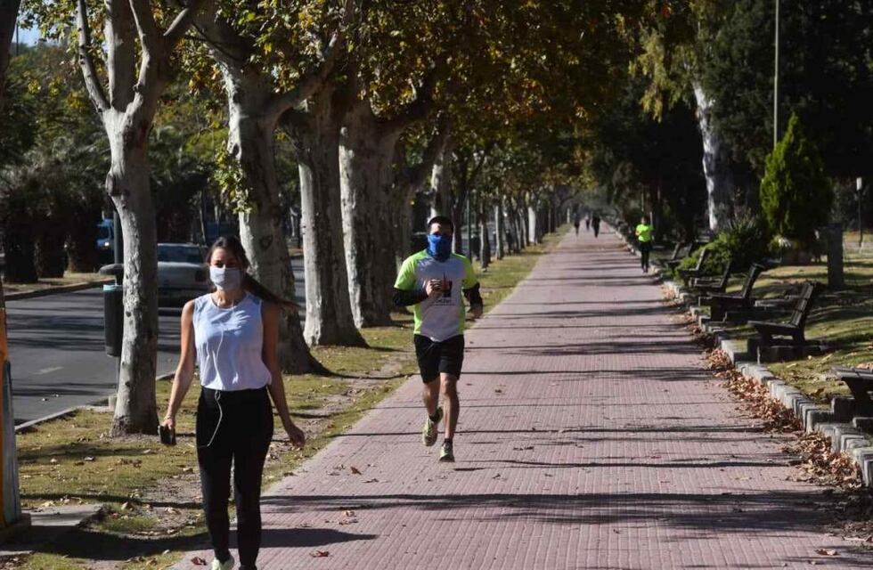 “En topless”: cordobesa propone que las mujeres puedan correr con el torso desnudo