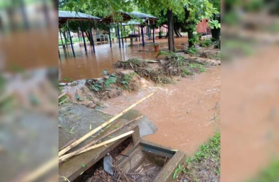 Calles anegadas e inundaciones, las inclemencias del tiempo hicieron estragos en Misiones
