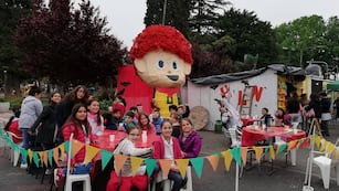 Vuelven los kioscos a la Plaza de Maipú.