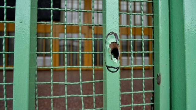 La escuela de Cochabamba al 5500 estaba vacía al momento del ataque.