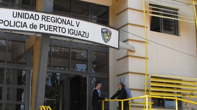 La policía busca a dos jóvenes acusados de drogar, violar y robar a una joven en Puerto Iguazú.