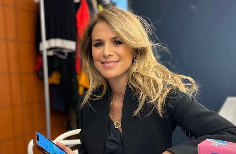 Flavia Palmiero encandiló con su figura en microbikini desde las playas de Miami