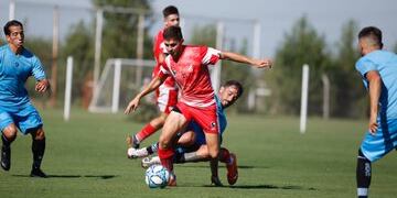 En la pretemporada se cruzaron, con triunfo de la Gloria. Arrancan el torneo en zonas distintas.