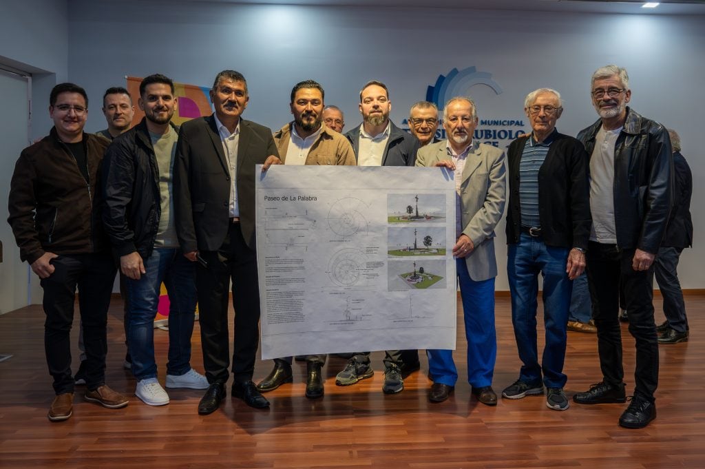 Benedetti junto referentes religiosos en el Día de las Iglesias Evangélicas y Protestantes