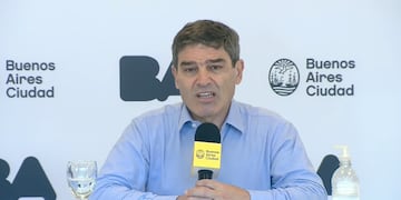 Fernán Quirós afirmó que un 89% de los porteños mayores de 18 años tiene anticuerpos efectivos contra el coronavirus y que la semana que viene comenzarán a aplicarles terceras dosis a los mayores de 50 años que fueron vacunados con Sinopharm.