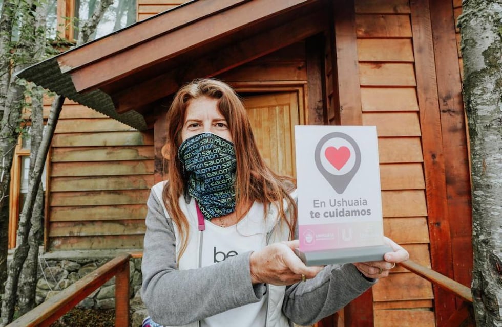 La Municipalidad continúa entregando kits sanitizantes a los alojamientos turísticos