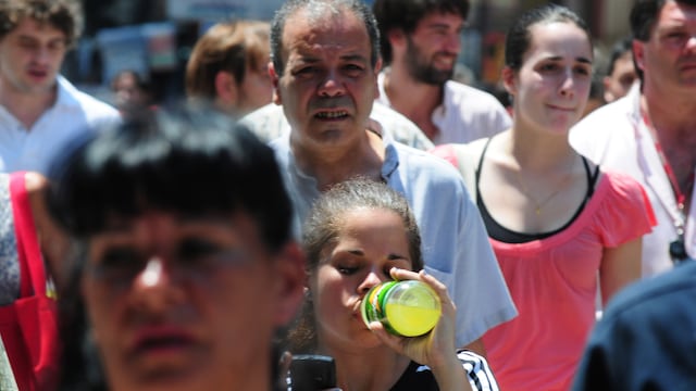 Consumo de bebidas energizantes (Imagen ilustrativa)