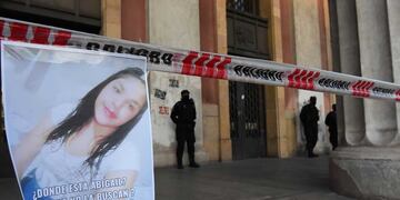 Abigail Carniel, lleva más de 8 meses desaparecida y ahora detuvieron por violencia de género a uno de los imputados por el caso.