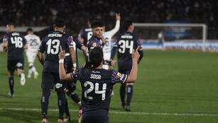 Talleres se enfrentó a Gimnasia en La Plata y se impuso 3-0. Bustos marcó un gol y salió lesionado. Sosa hizo dos goles para los de Gandolfi. (Federico López Claro / La Voz)