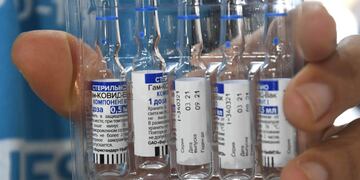 20/04/2021; Buenos Aires: El Fondo Ruso de Inversión Directa (RDIF) anunció hoy que la empresa farmacéutica Laboratorios Richmond Sacif produjo el primer lote de la vacuna rusa contra el coronavirus Sputnik V en la Argentina
Foto: Télam