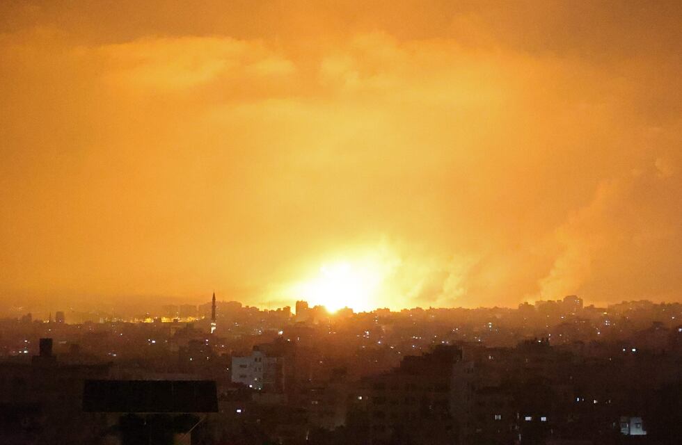 Franja de Gaza: Israel lanzó una ofensiva vía terrestre y aérea