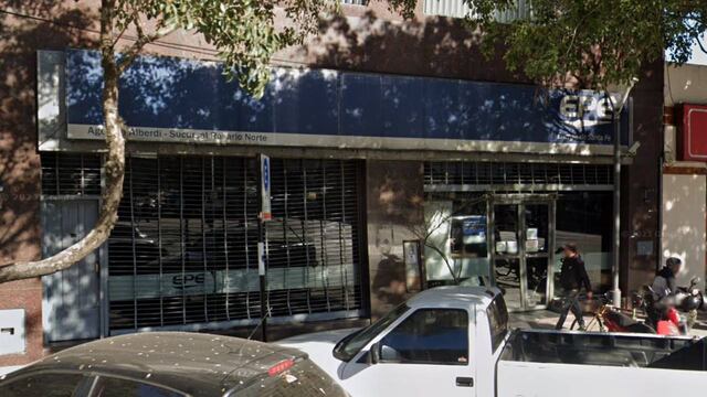 La sucursal de avenida Alberdi no abrió sus puertas este lunes.