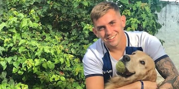 El labrador que se hizo viral por ayudar con un asado en Córdoba.