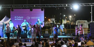 Con el Festival de Folclore, terminó el "Verano Acá"