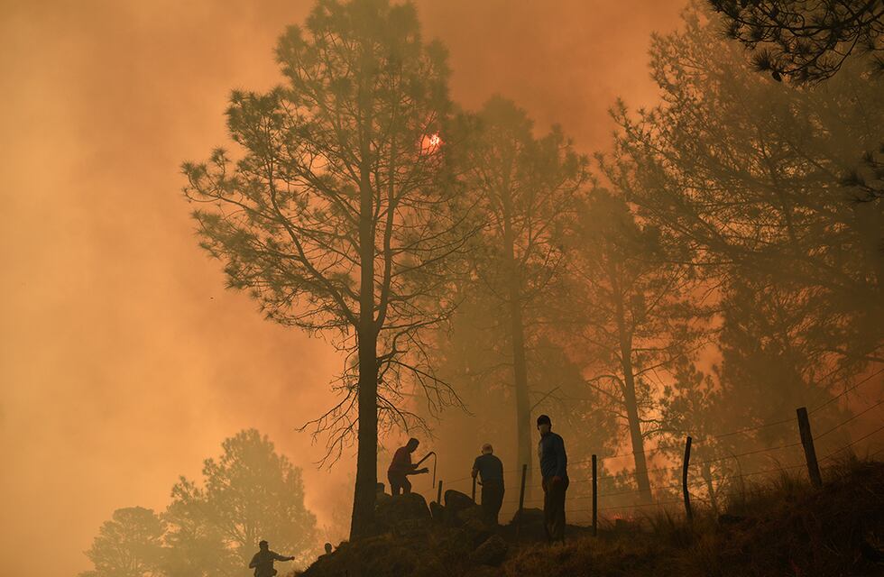 Incendios en Córdoba: la desesperante evacuación de la escuela de Potrero de Garay