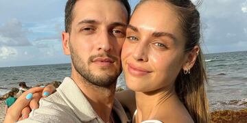 La pareja se conoció en Indonesia y comparte su amor por el mate