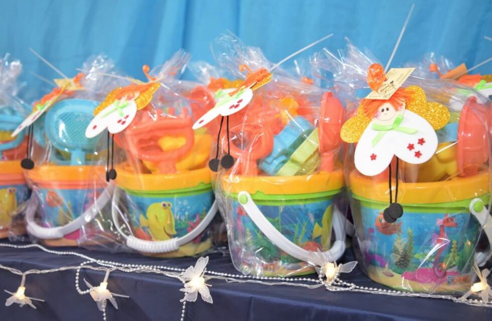 El Gobierno de Arroyito entregó juguetes a los niños de la Guardería Virgen Niña