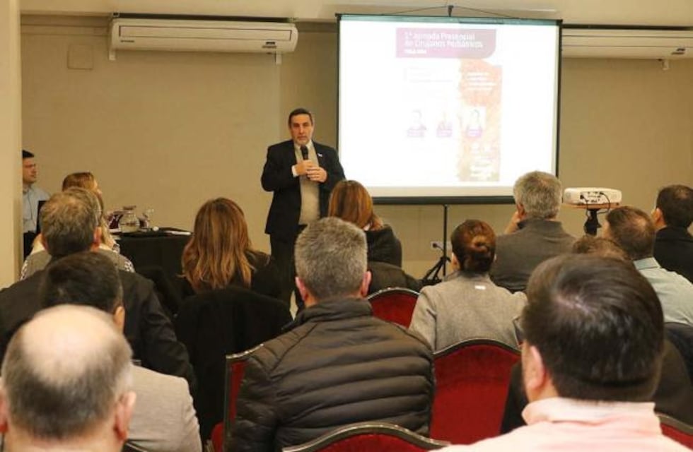 Medina Ruiz en el encuentro de cirujanos pediátricos