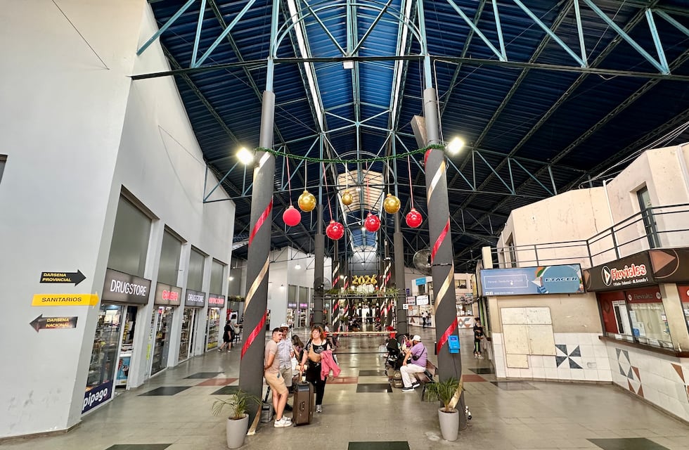 La Terminal de Ómnibus de Paraná suma mejoras y se viste de Fiestas para recibir el 2026