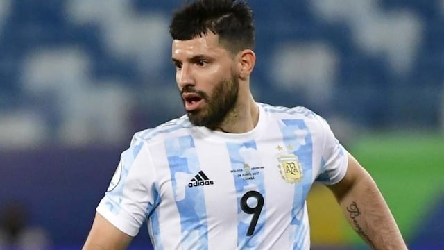 El Kun cumplió cien partidos con la celeste y blanca, durante el encuentro frente a Bolivia, último partido de la fase de grupo de la Copa América de Brasil.