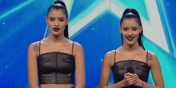 Las hermanas de 16 años terminaron su debut televisivo entre lágrimas.