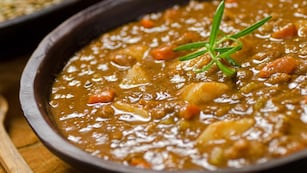 Cómo hacer guiso de lentejas: la receta ideal para combatir el frío y lista en menos de 1 hora
