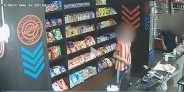 La filmación del robo en el kiosco de La Plata.