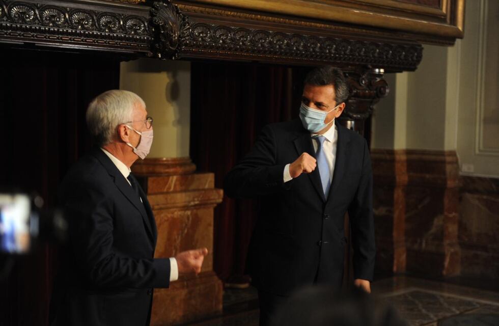 Diputados: Sergio Massa asumió la presidencia de la sesión y agradeció la presencia de ministros