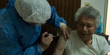 Puerto San Julián comenzó a aplicar la vacuna putnik V en adultos mayores