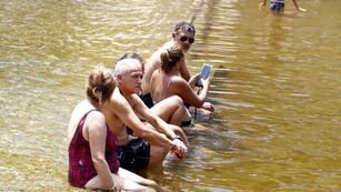 ID:6802046 Ola de Calor Carlos Paz. balneario el Fantasio
yanina aguirre