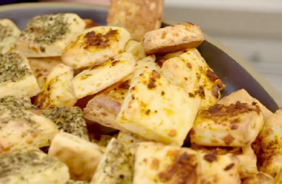 Ni manteca ni aceite: la receta definitiva para hacer bizcochitos de queso con solo 3 ingredientes