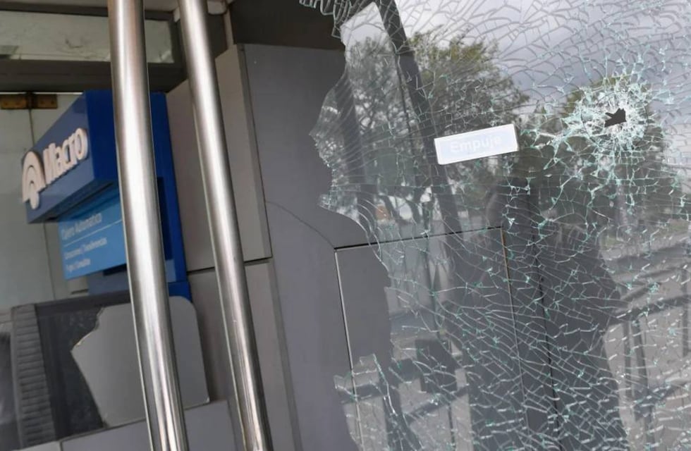 Balacera en un cajero de Rosario: confirman qué decía la nota con amenazas