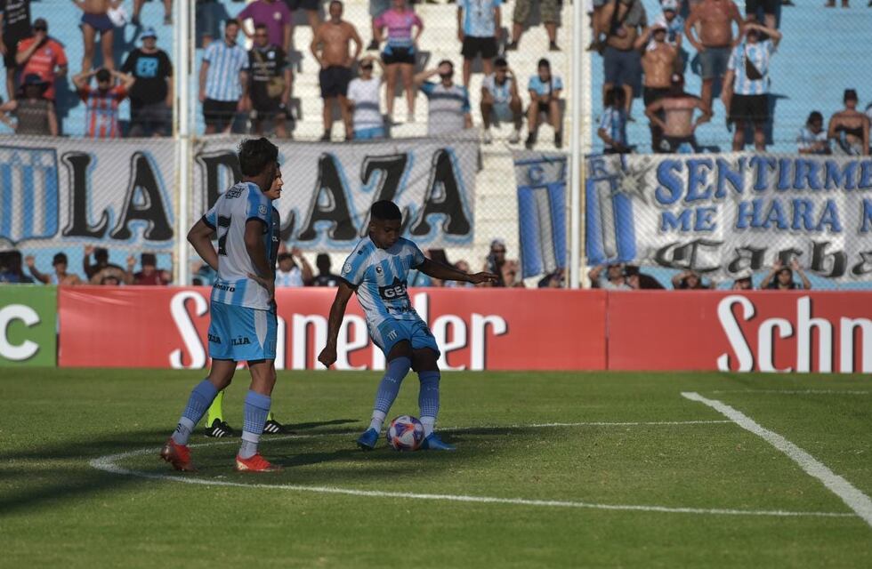 Axel Oyola: el “volvimos a ser Racing” y un zarpazo ante River