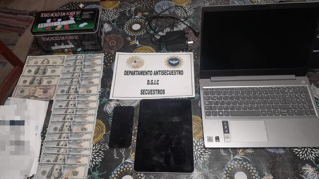 Parte de los elementos secuestrados tras los allanamientos en Córdoba Capital y el interior de la provincia.