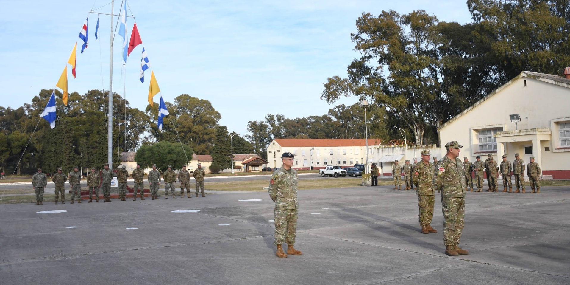 “Heredan una tradición de eficiencia representada por el prestigio de quienes los precedieron", dijo al personal en la despedida el contraalmirante Javier Pedro López.
