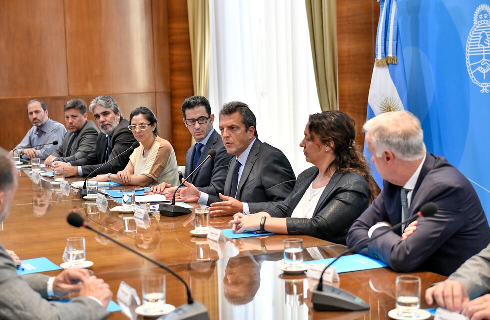 Convenio entre el Gobierno y farmacéuticas: los medicamentos no podrán subir más del 3,8% hasta marzo