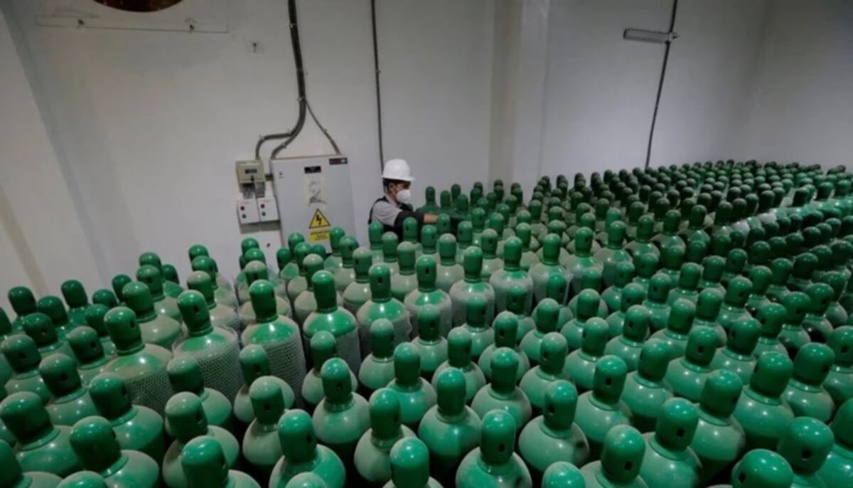 El consumo del oxígeno medicinal se triplicó a raíz de la pandemia, y las fábricas ya advierten que el insumo faltará. Fuente El Diario