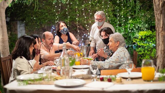 Los encuentros familiares y sociales podrán desarrollarse entre los horarios de circulación permitidos.