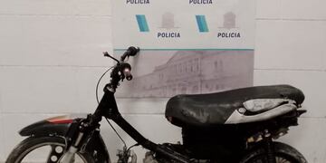 Aprehenden a un menor de edad en Tres Arroyos por circular en una moto robada