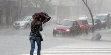 Tormenta con lluvia y granizo
