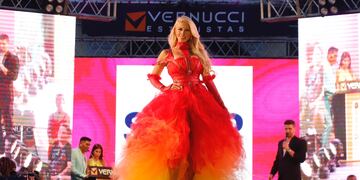 Desfile de los Hermanos Vernucci en Carlos Paz por comienzo de la temporada teatral y turistica 2023