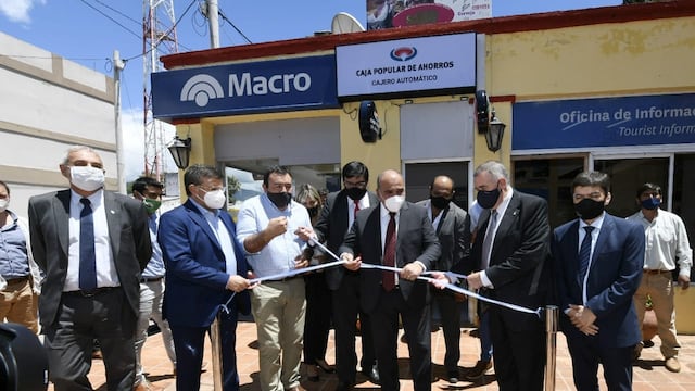 Manzur y Jaldo inauguraron cajeros automáticos San Pedro de Colalao y Benjamín Paz