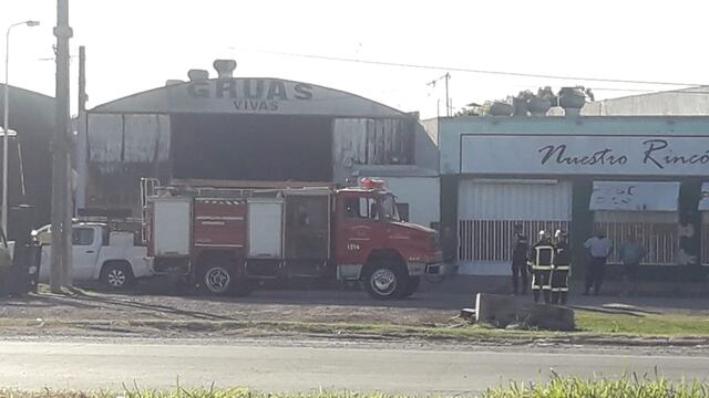 Incendio en grúas Vivas