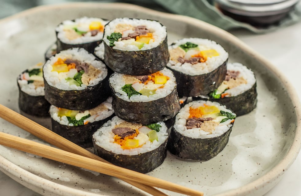 Receta de Kimbap coreano: un rollo con infinitas posibilidades y de rápida preparación